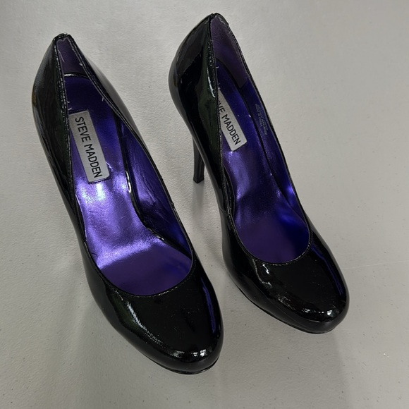 Steve Madden Trinitie Patent Leather Pump - Picture 2 of 14